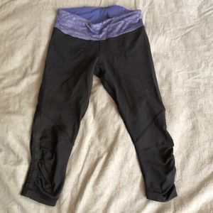 Lululemon black compression capris